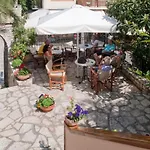 호텔 Nefeli Áyios Nikítas